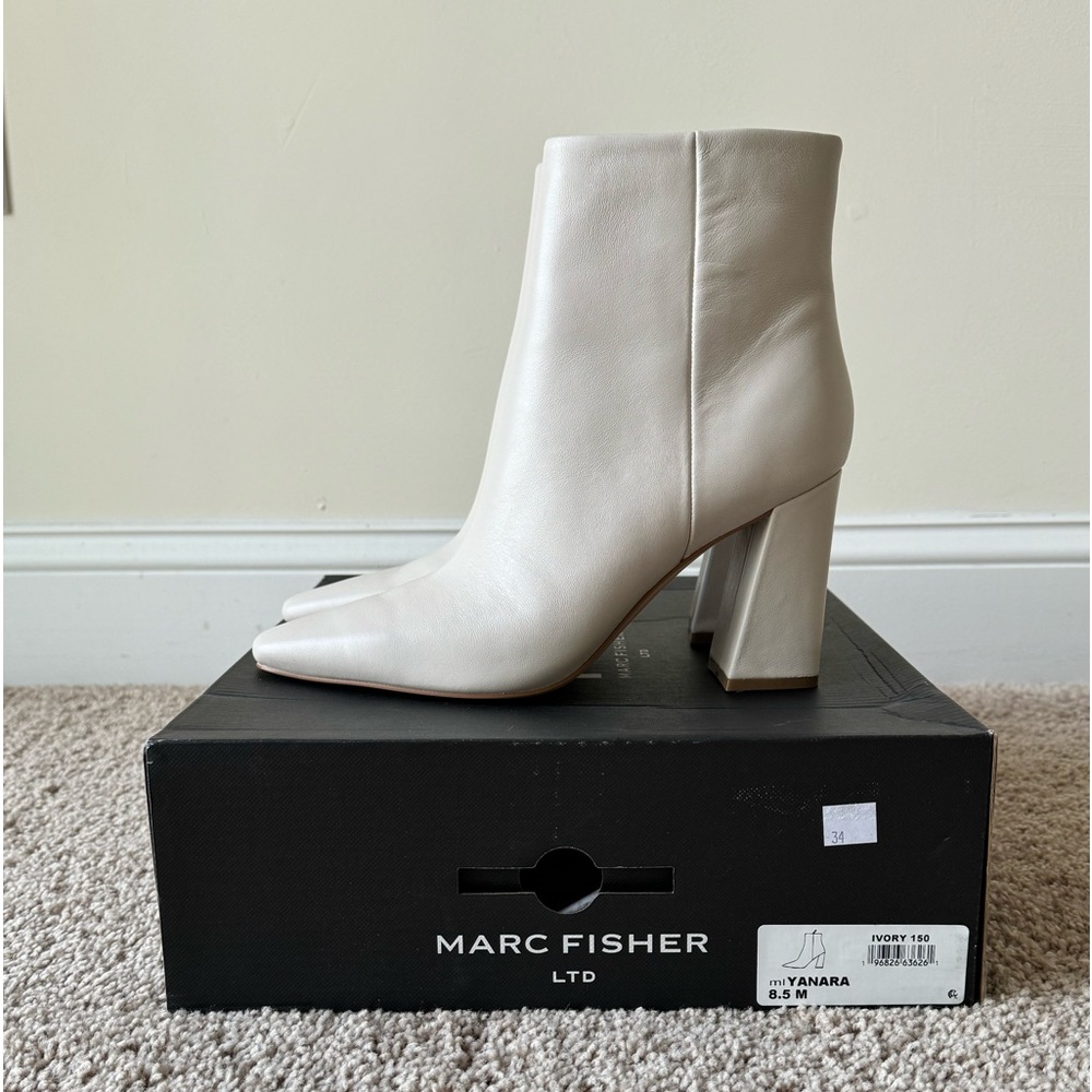 NWT Marc Fisher Yanara White Boots